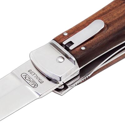Ejecting knife of the year 2002