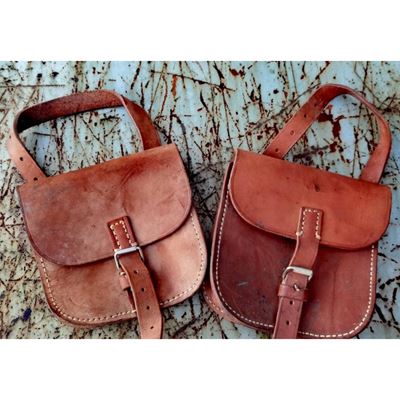 Small ROMANIAN LEATHER bag used