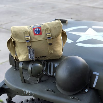 Canvas shoulder bag 82nd AIRBORNE WWII SAND