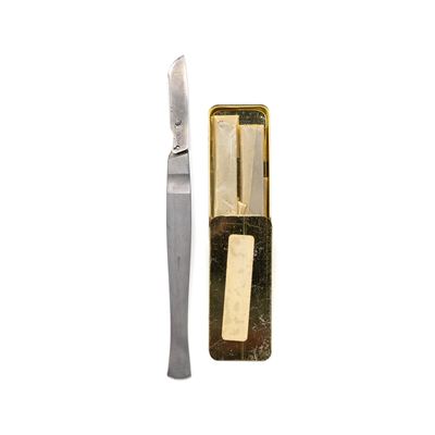 Scalpel blade holder flat + 20 pcs blades no.5