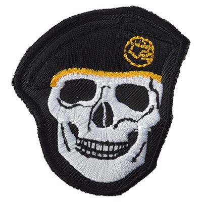 Patch skull beret in black