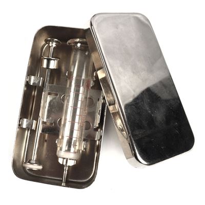 Syringe 5ml in stainless steel box