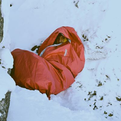 Emergency bag for one person SURVIVAL BAG SINGLE RED